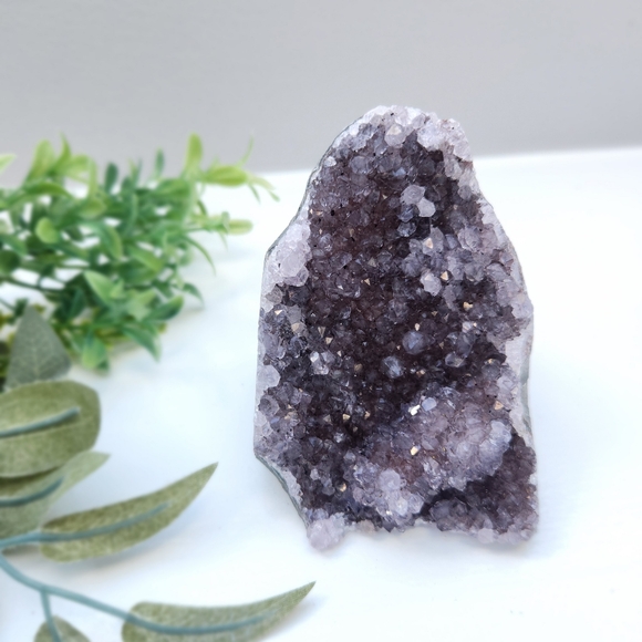 Violet amethyst cut base with cluster druzy - crystals gemstone rock - Picture 4 of 13